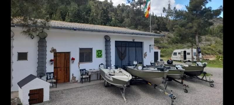 R U Ready Fishing, River Ebro メキネンサ エクステリア 写真